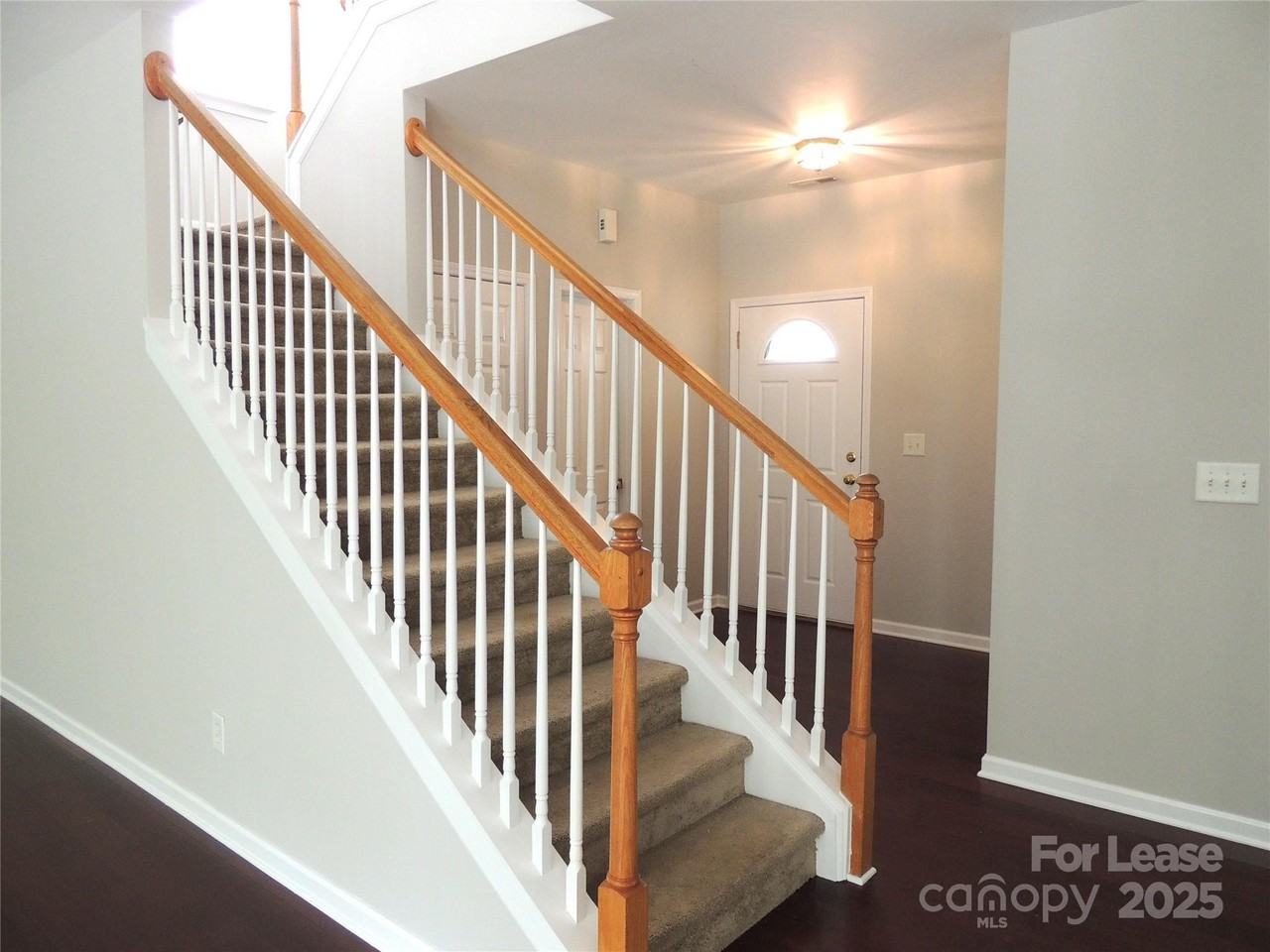 12210 Honor Guard Avenue - Photo 4 of 29