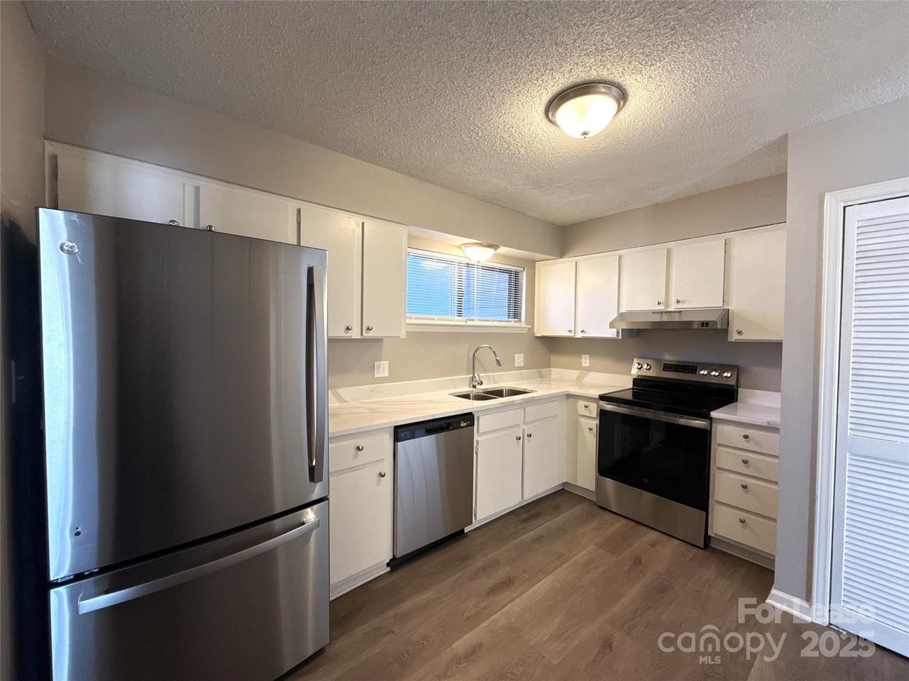 11537 Turn Stone Ct - Photo 3 of 20