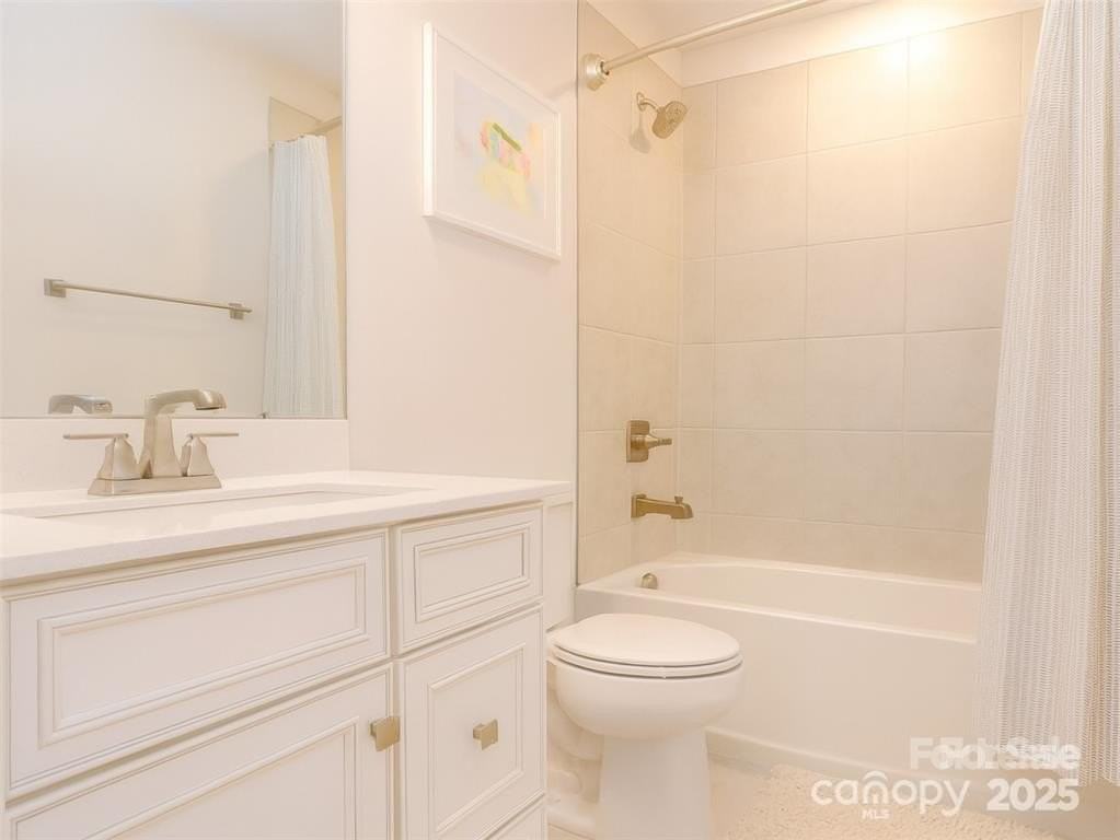 3739 South Tryon Street - Photo 4 of 31