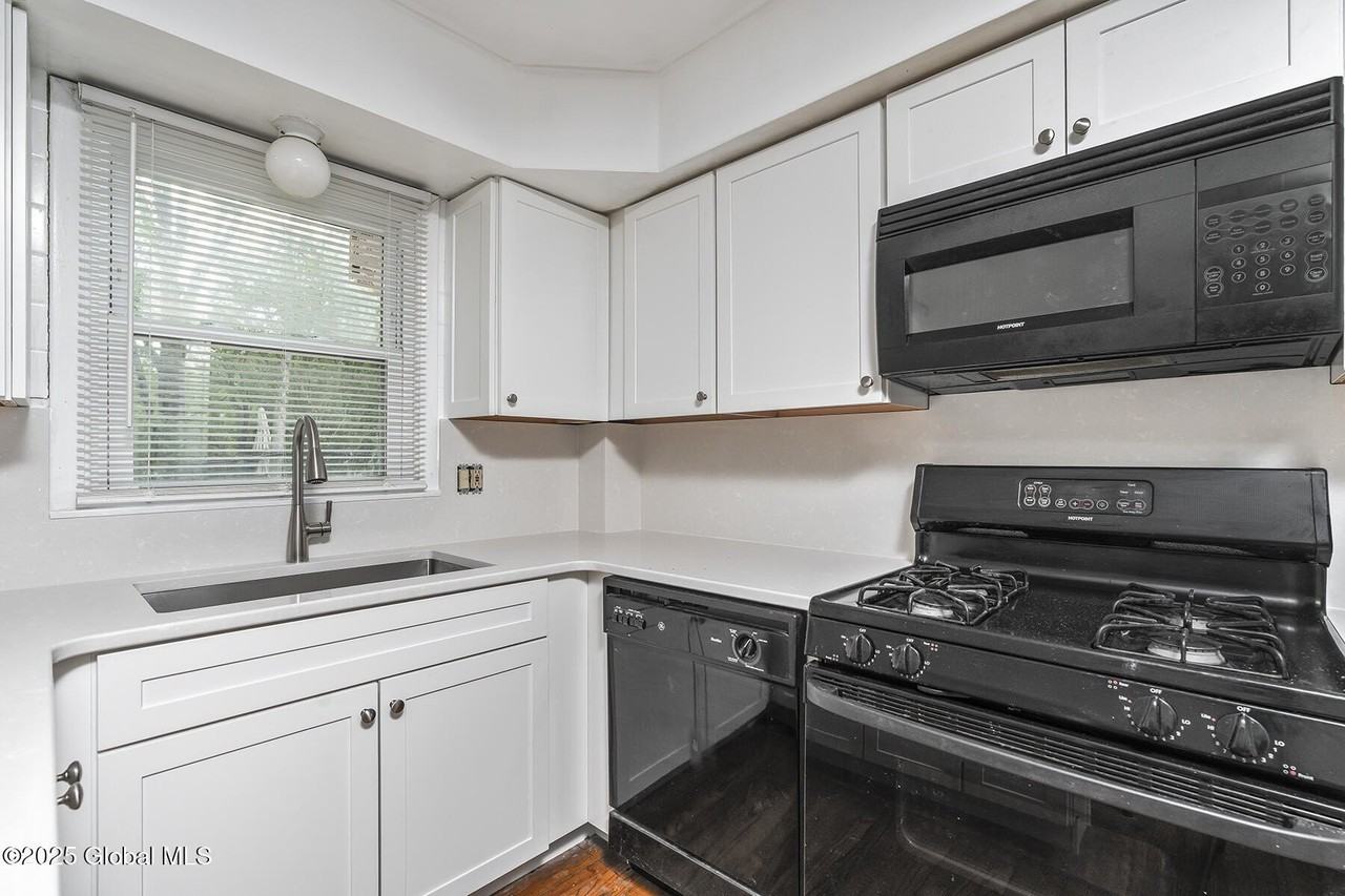 98 Mount Hope Dr - Photo 5 of 29