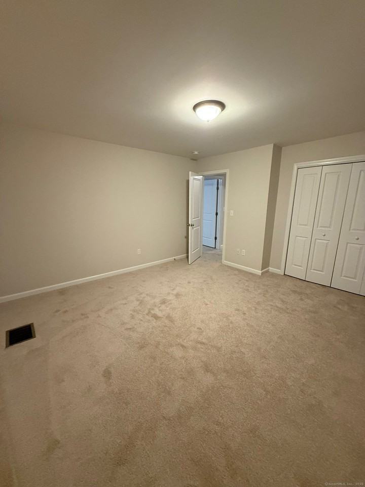 783 Naugatuck Ave - Photo 7 of 20