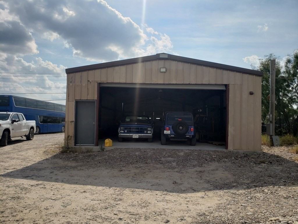 5681 Fm 1021 - Photo 2 of 15