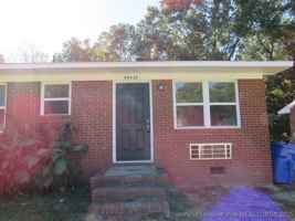 featured image of 4943 Fieldcrest Dr Apt C #C