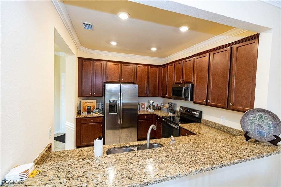 8880 Via Isola Ct - Photo 3 of 23