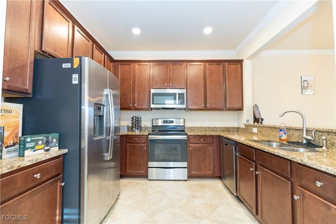 8880 Via Isola Ct - Photo 4 of 23