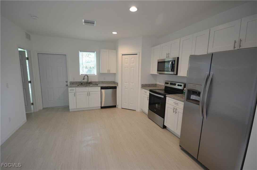 3305 Bassie Ct - Photo 4 of 21