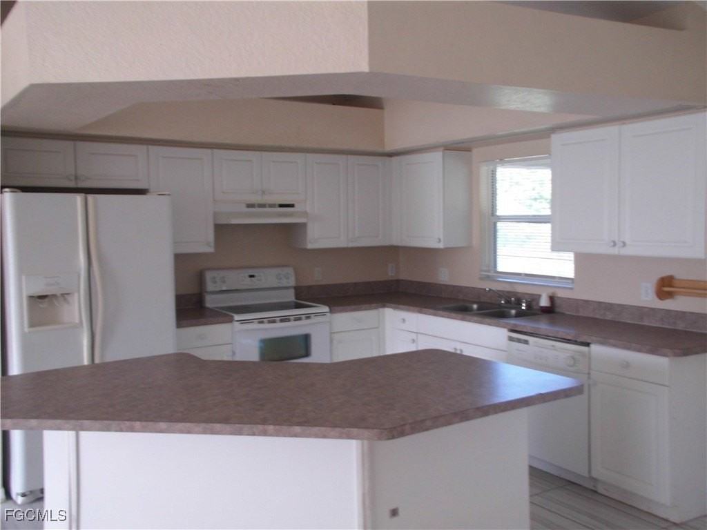 845 Wolverine St E - Photo 3 of 12