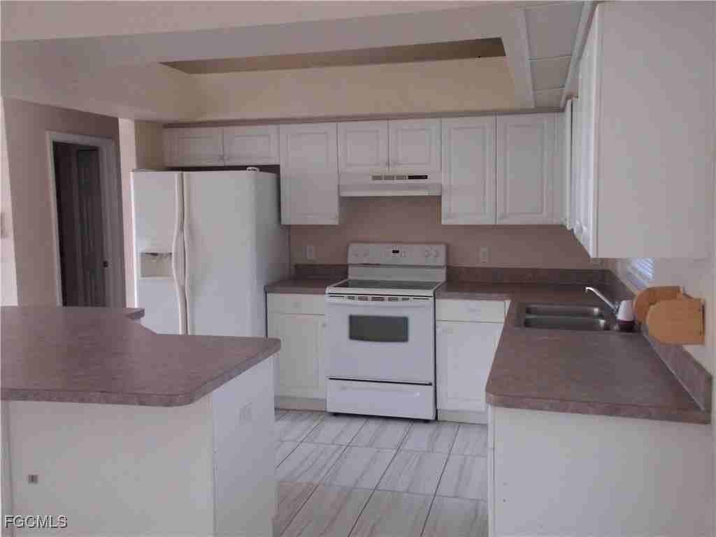 845 Wolverine St E - Photo 4 of 12