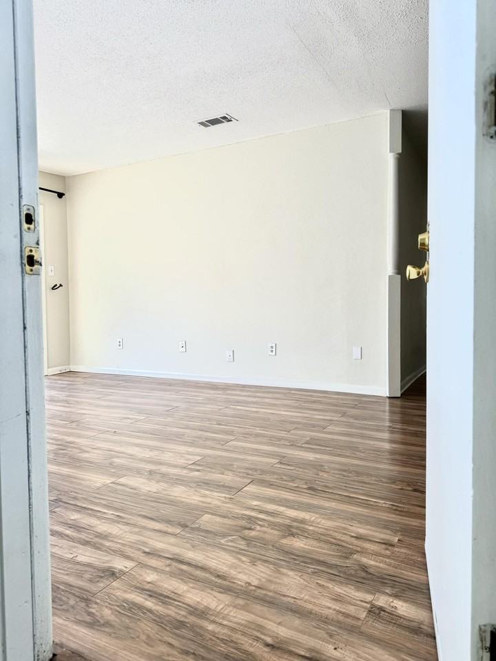 1017 Stevens Creek Rd - Photo 2 of 17