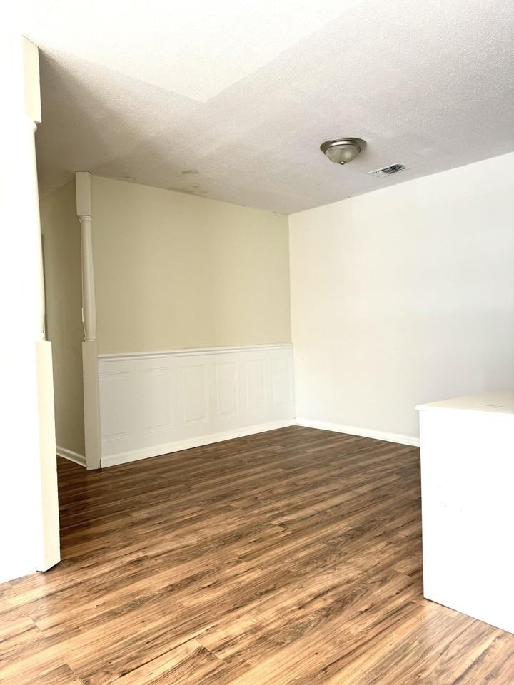 1017 Stevens Creek Rd - Photo 5 of 17