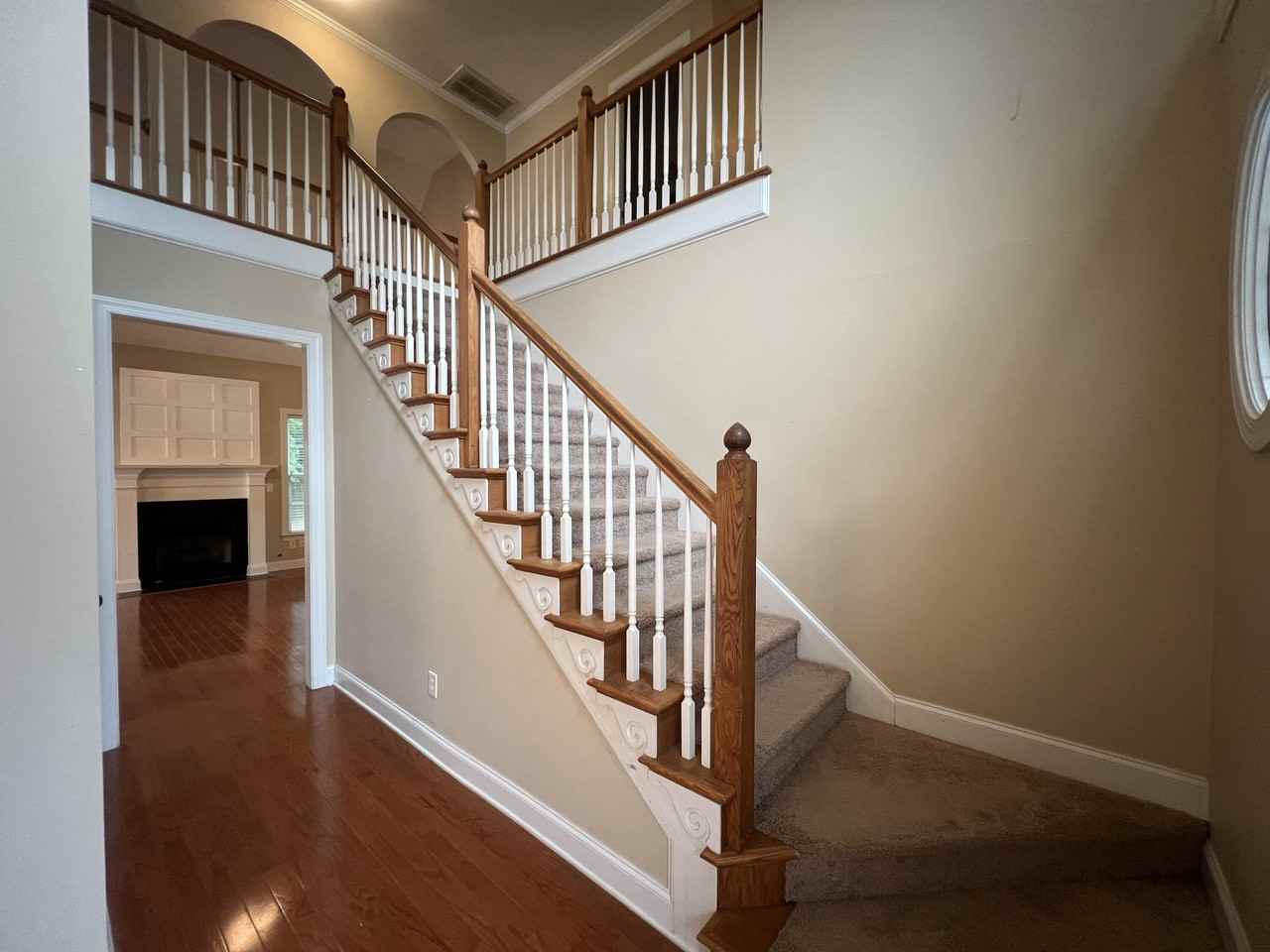 1102 Highmoor Ln - Photo 2 of 15