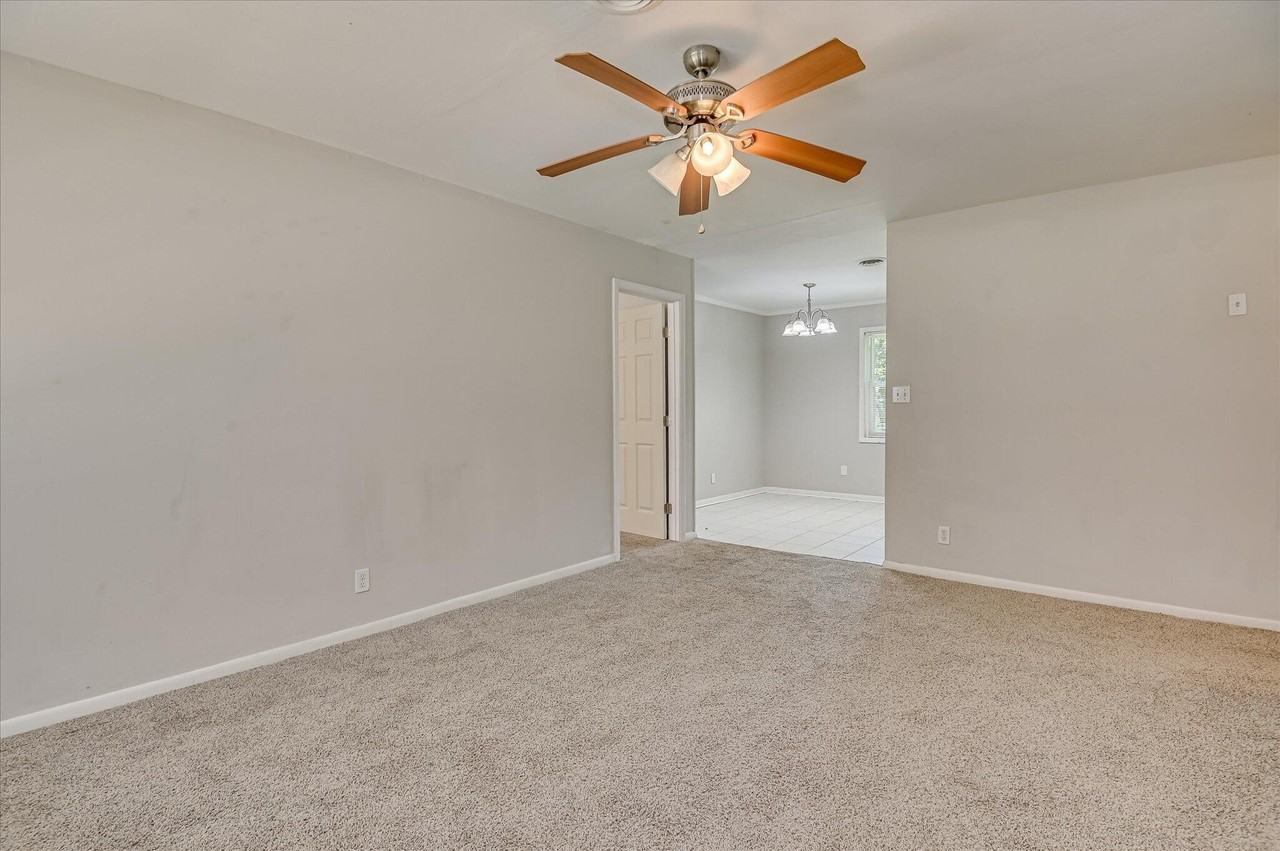 3608 Alene Cir - Photo 7 of 31