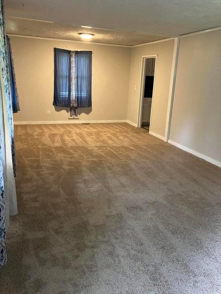 2490 Coleman Ave - Photo 2 of 9