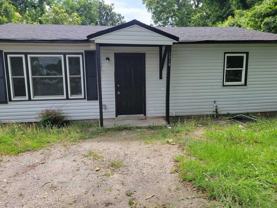 1319 Wallace St - Photo 1 of 1