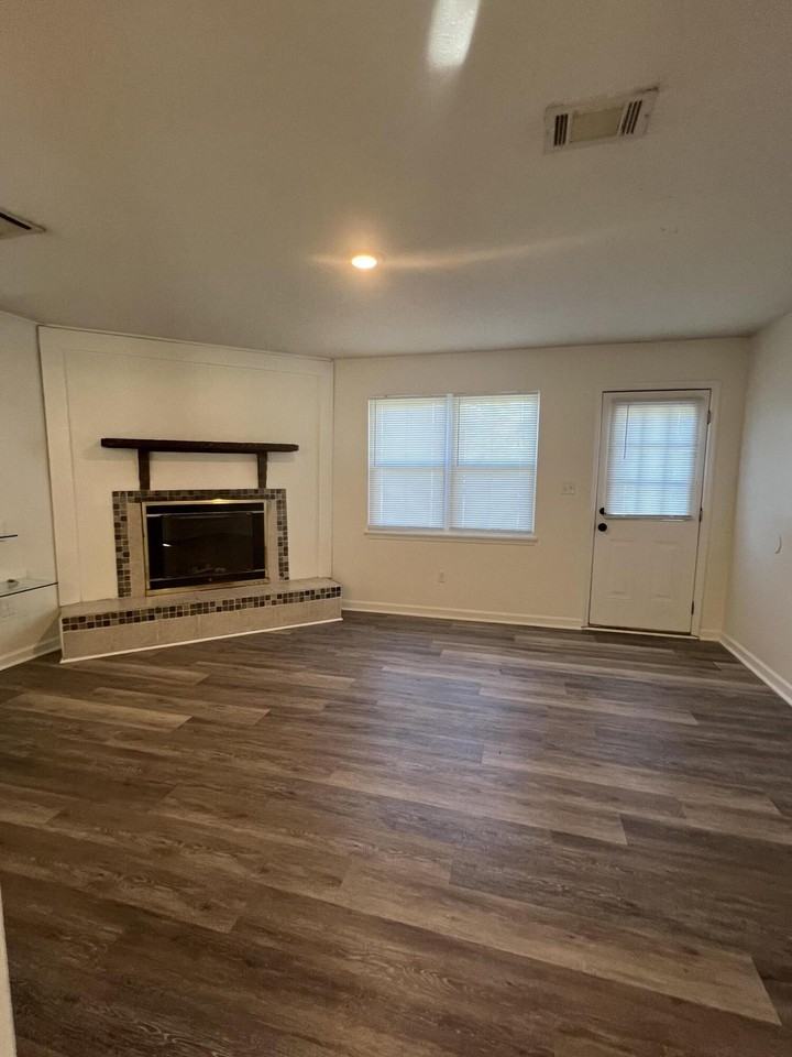 3064 Angela St - Photo 6 of 24