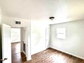 532 Hampton Ave Nw - Photo 1 of 1