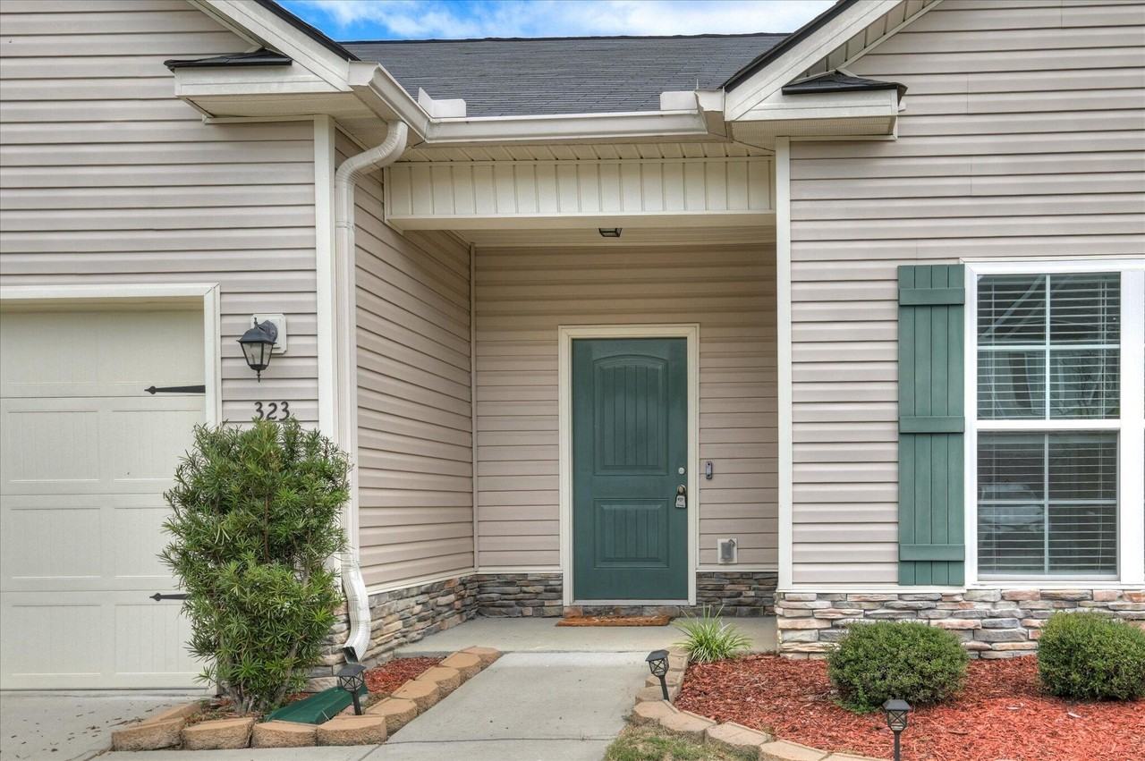 323 Koweta Way - Photo 4 of 33