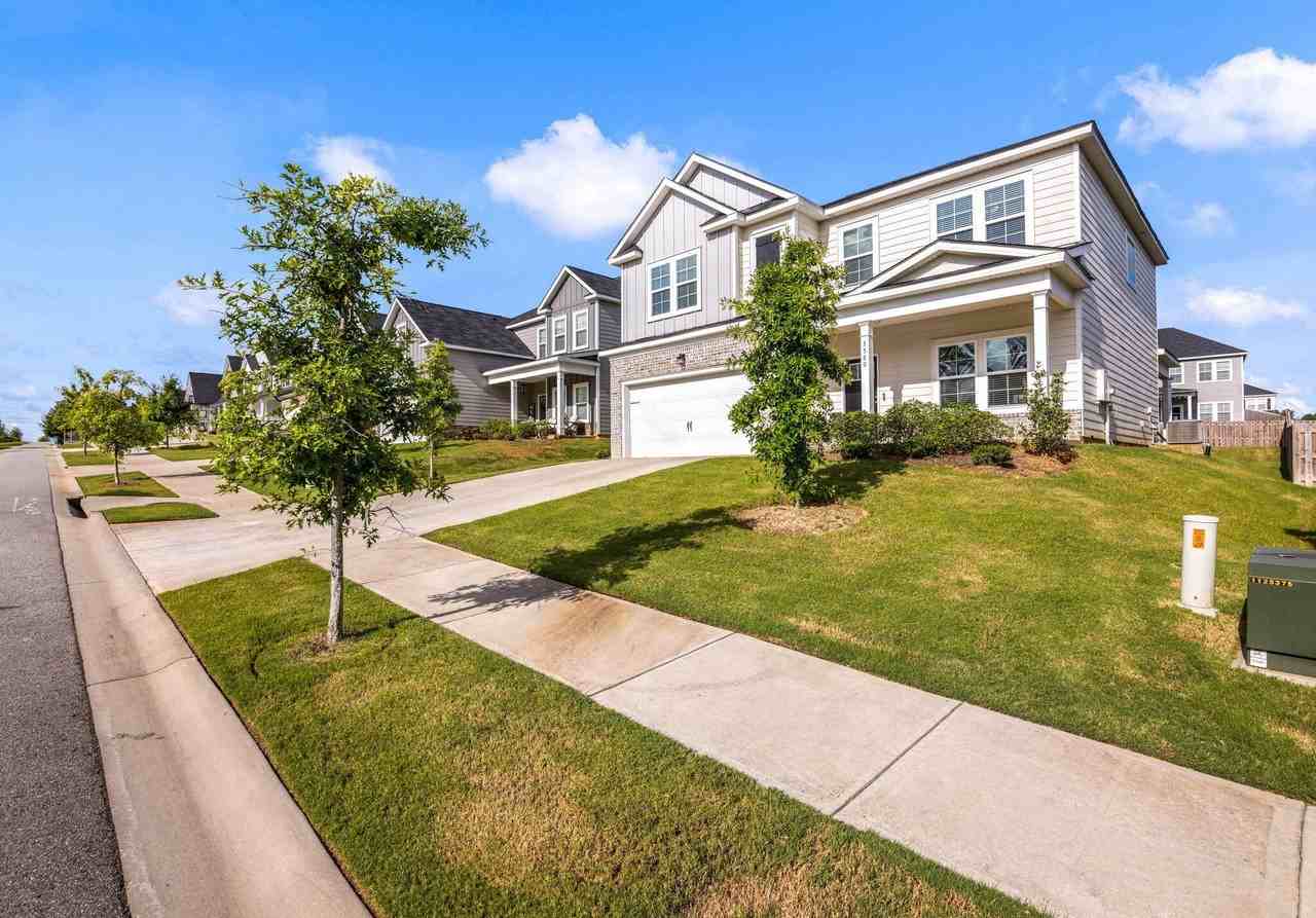 3580 Hilltop Trl - Photo 2 of 45