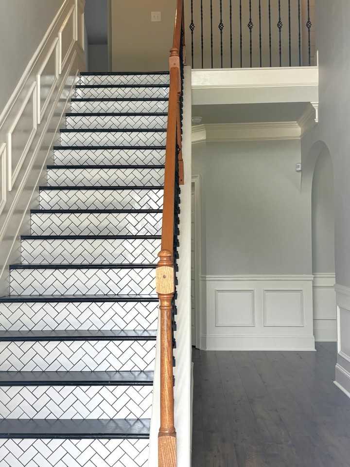 781 Bridgewater Ln - Photo 3 of 31