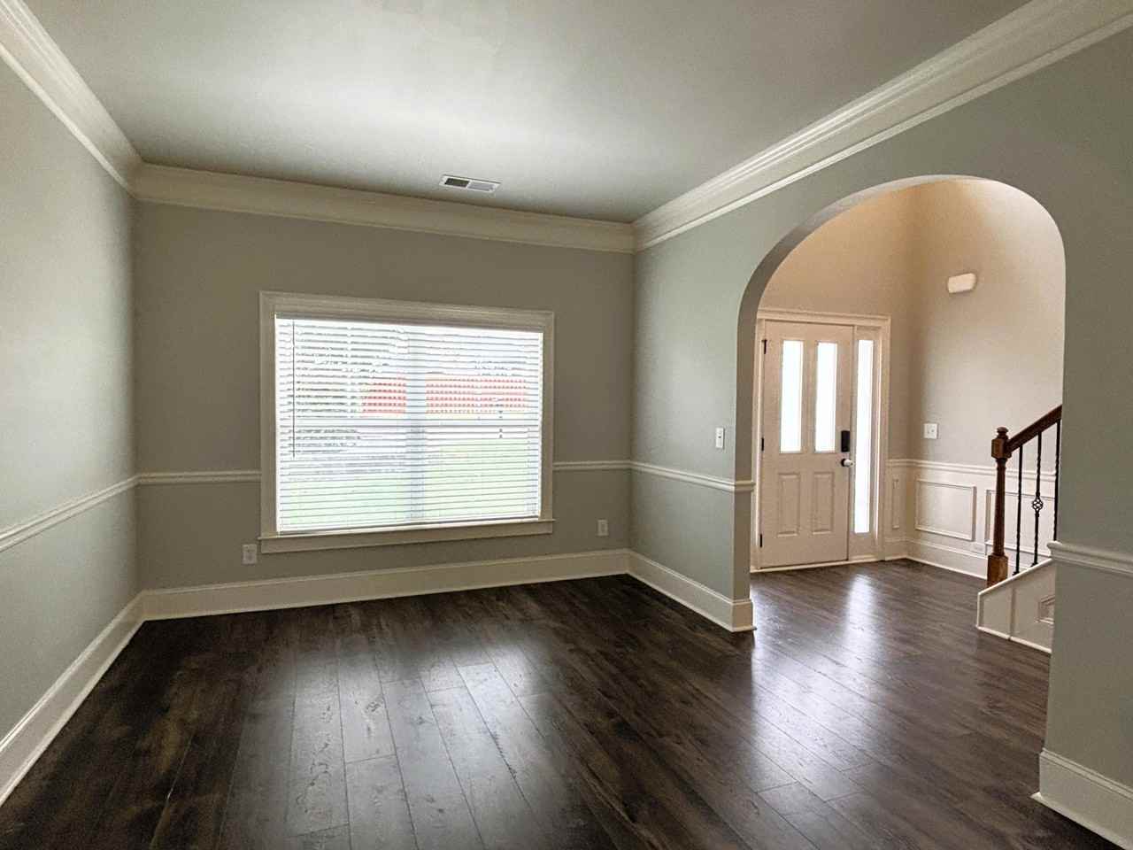 781 Bridgewater Ln - Photo 5 of 31