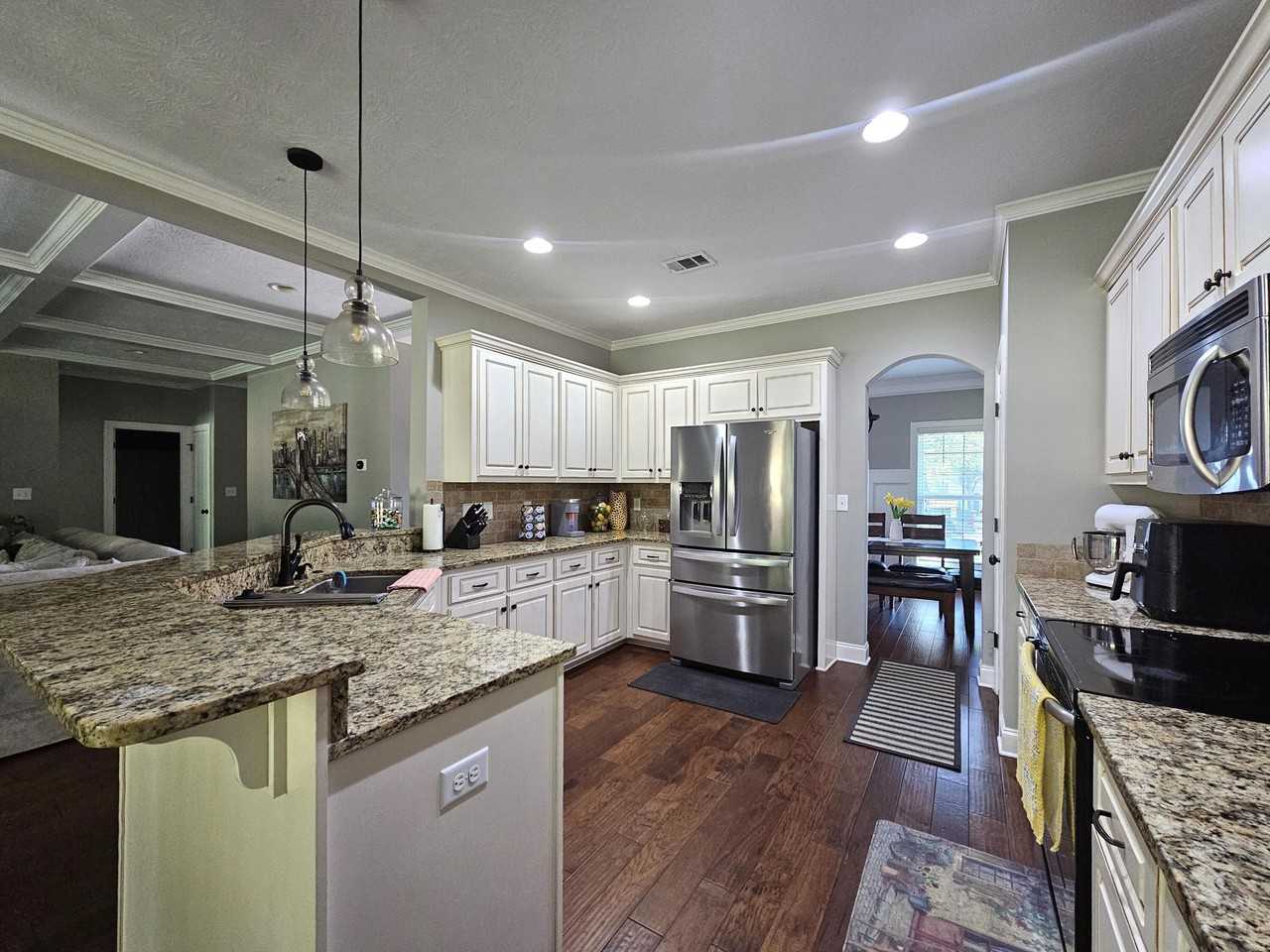 821 Herrington Dr - Photo 3 of 26