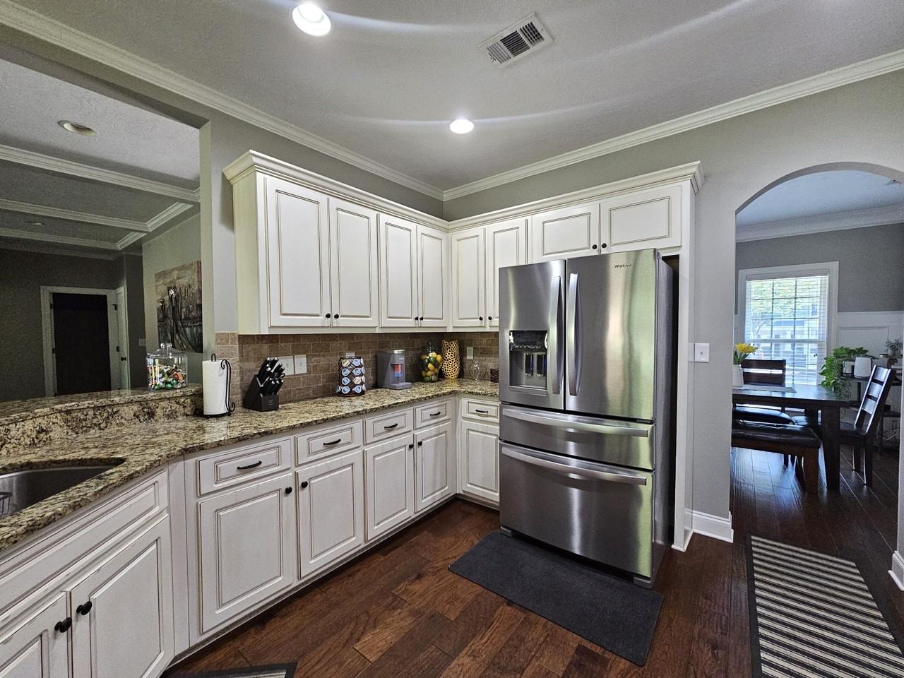 821 Herrington Dr - Photo 4 of 26