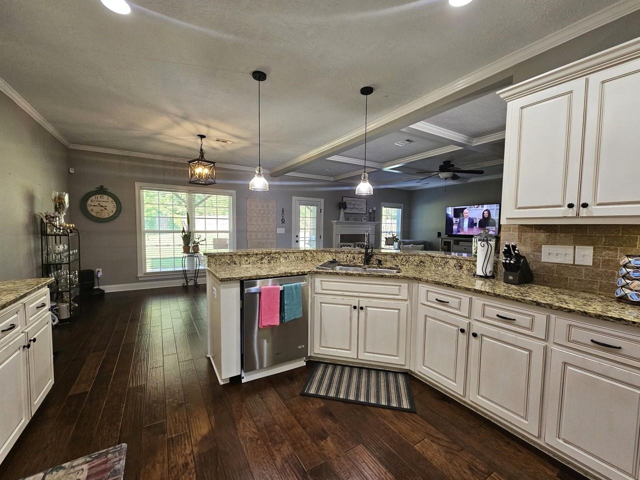 821 Herrington Dr - Photo 5 of 26