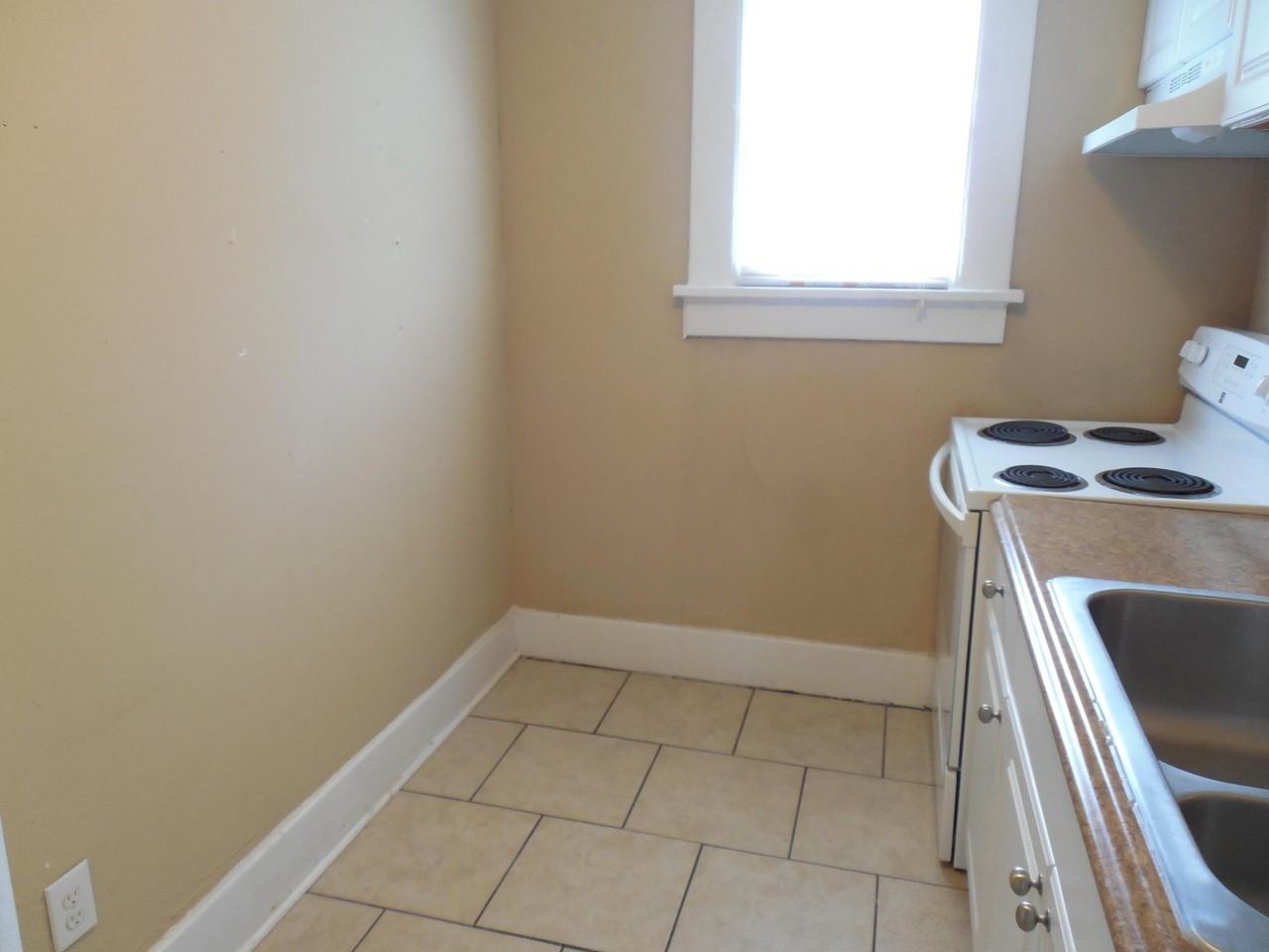 2407 Wrightsboro Rd - Photo 5 of 10