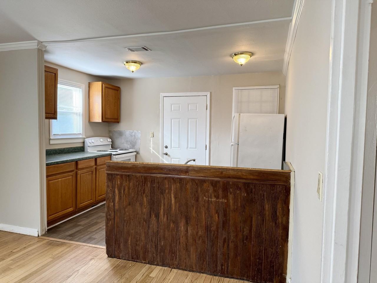 2550 Lyman St - Photo 7 of 17