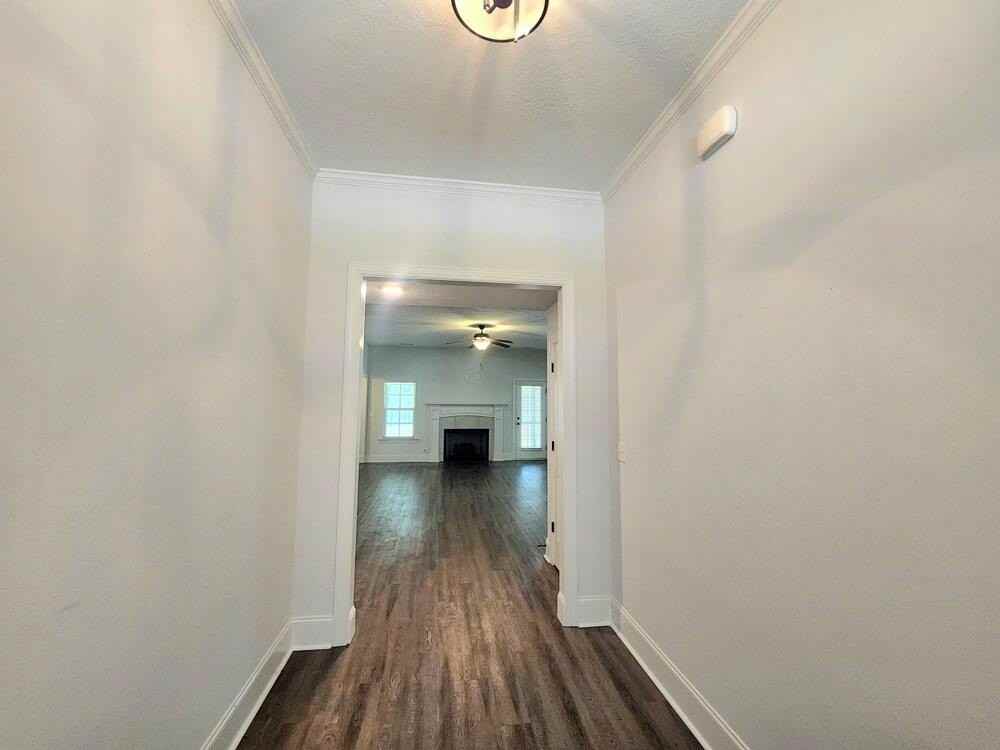 734 Bancroft Dr - Photo 3 of 23