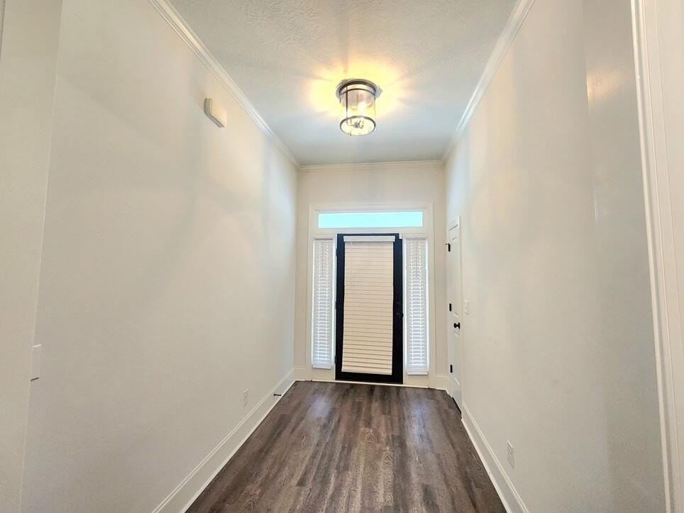 734 Bancroft Dr - Photo 4 of 23