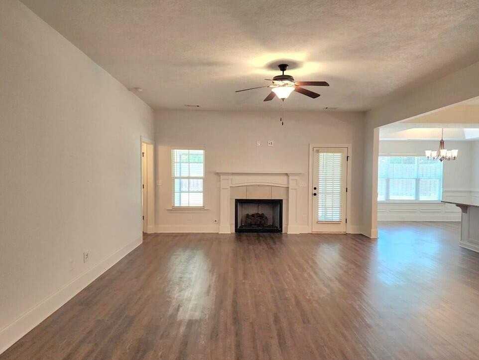 734 Bancroft Dr - Photo 5 of 23