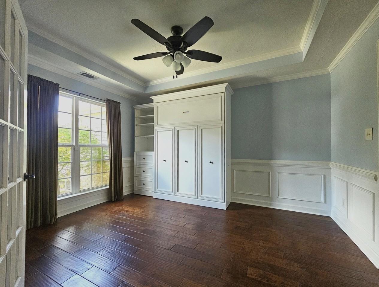 5232 Tilton Dr - Photo 2 of 27