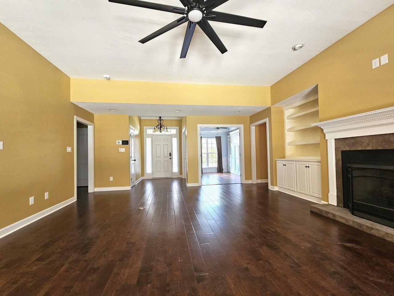 5232 Tilton Dr - Photo 5 of 27