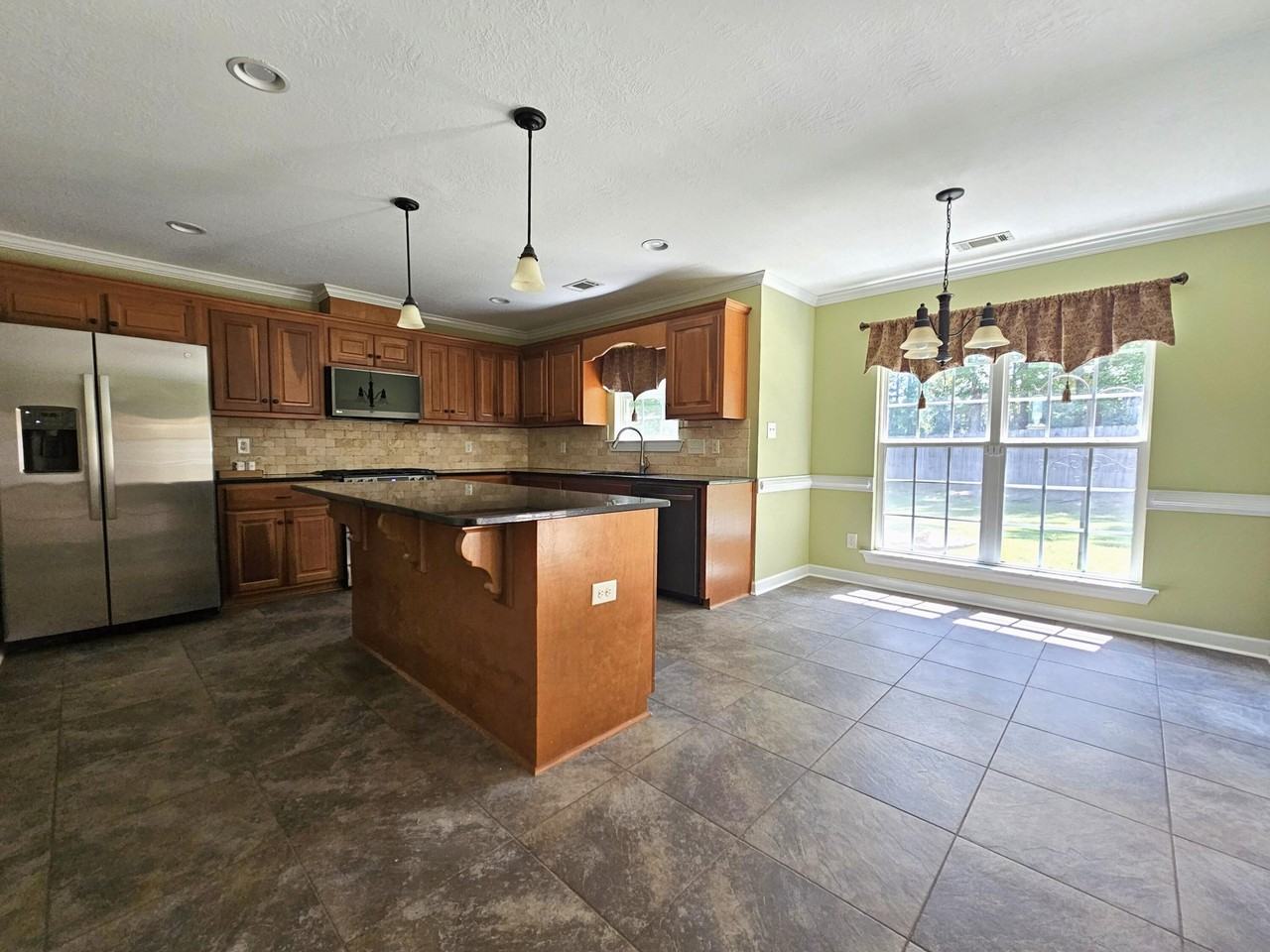 5232 Tilton Dr - Photo 6 of 27