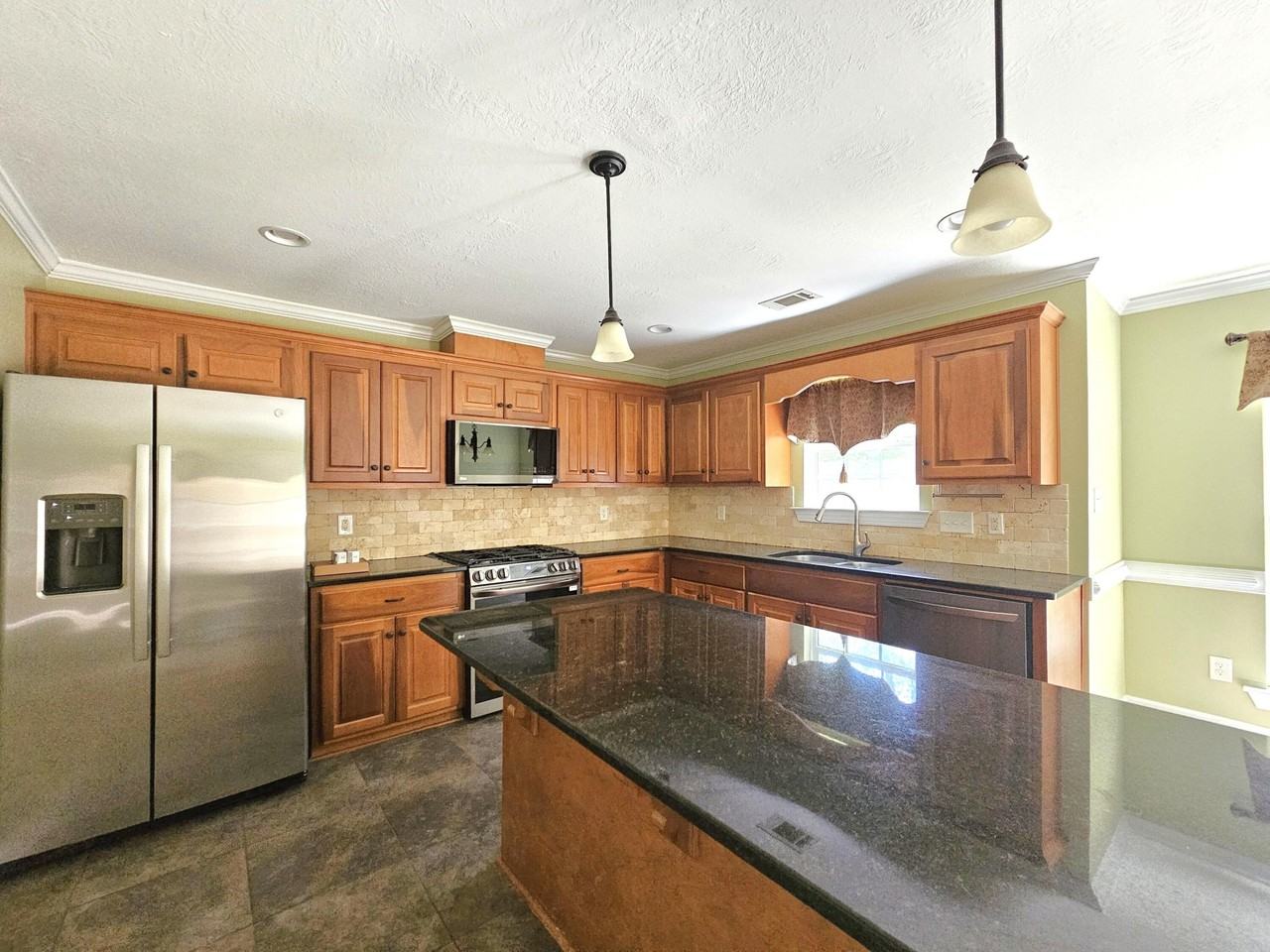 5232 Tilton Dr - Photo 7 of 27