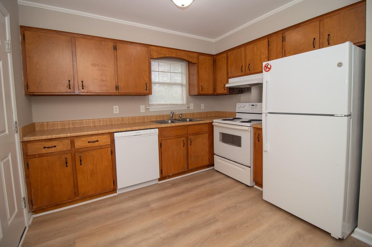 102 Blue Ct - Photo 2 of 9