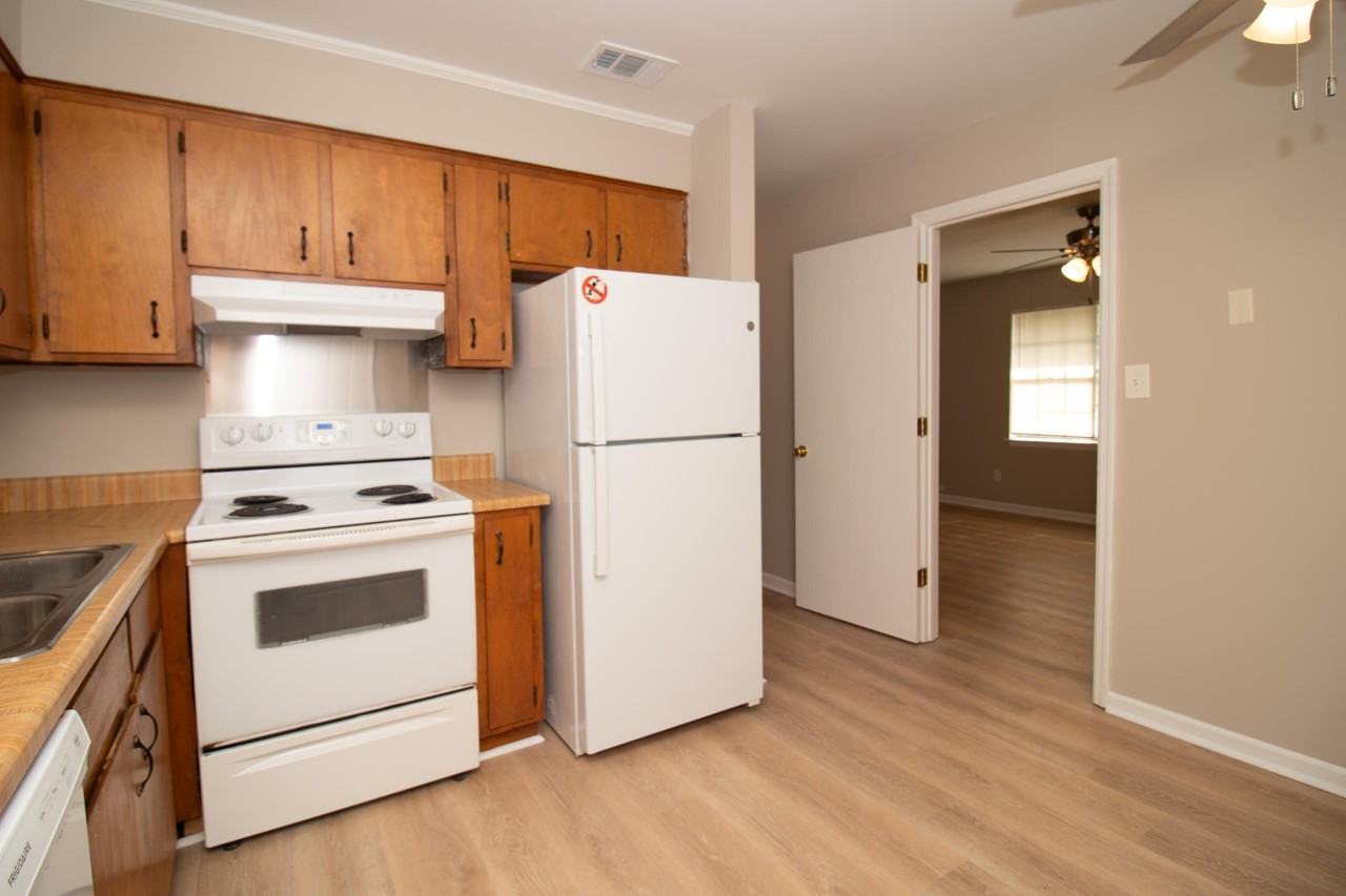 102 Blue Ct - Photo 4 of 9