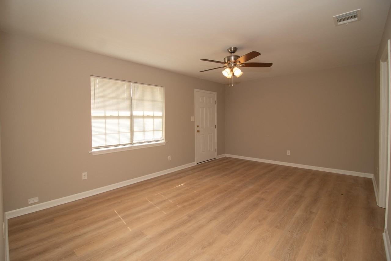 102 Blue Ct - Photo 6 of 9