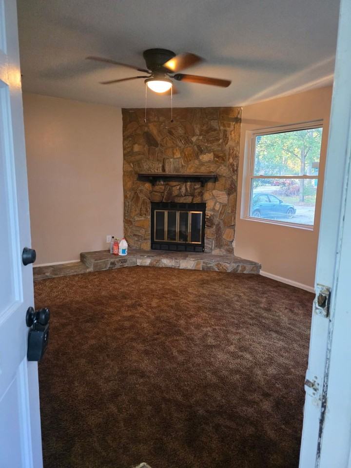 2304 Winston Way - Photo 2 of 10