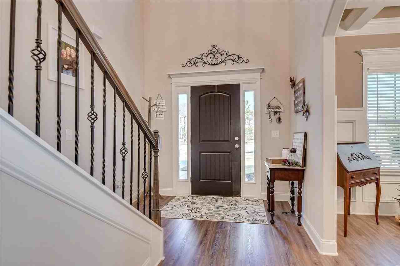 3025 Bannack Ln - Photo 2 of 25