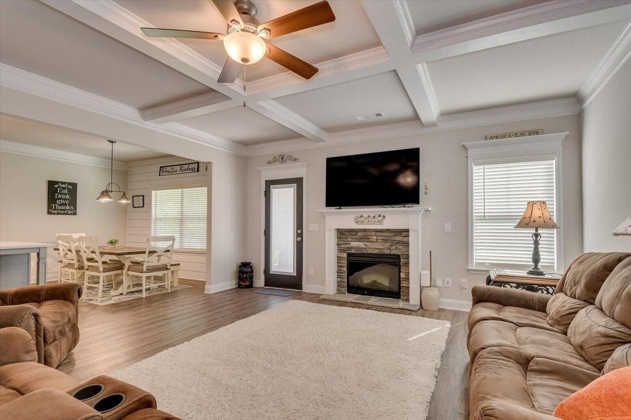 3025 Bannack Ln - Photo 5 of 25