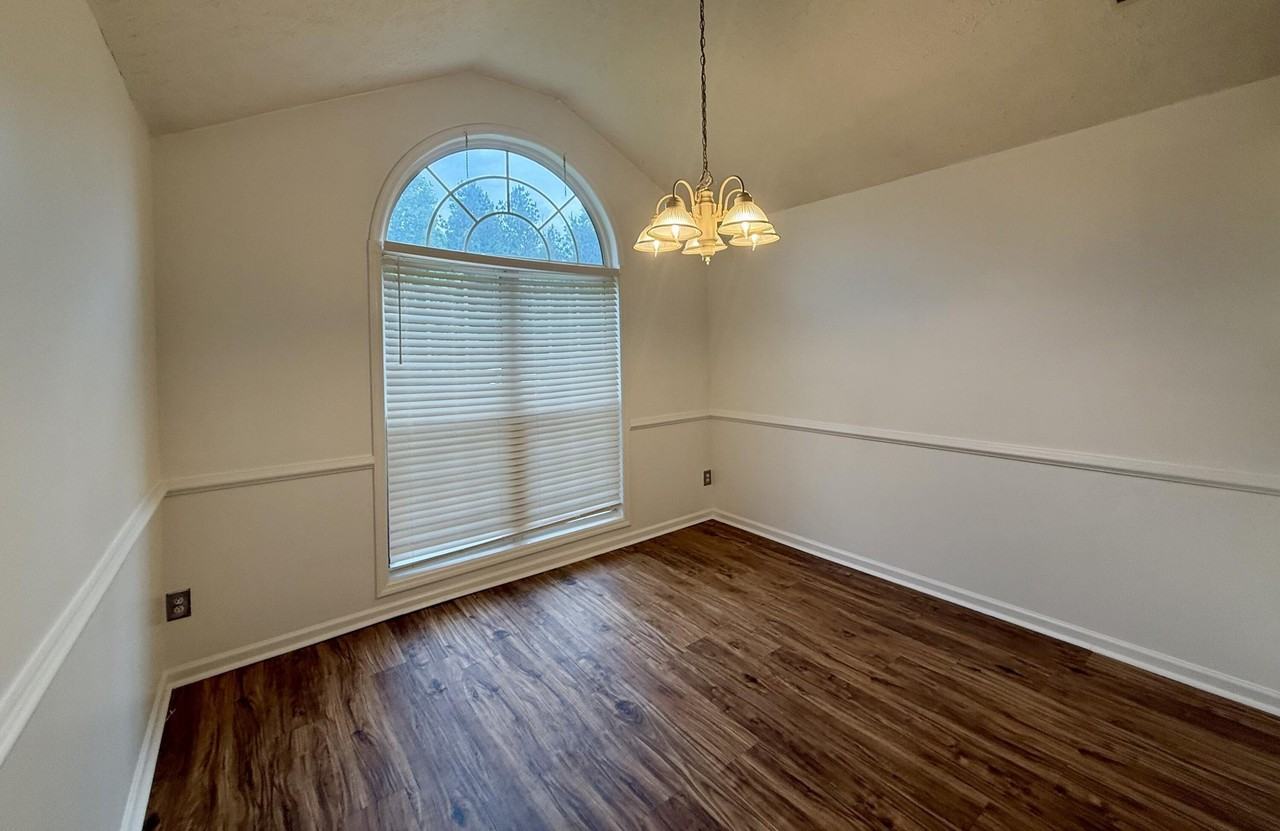 812 Coronet Dr - Photo 7 of 20