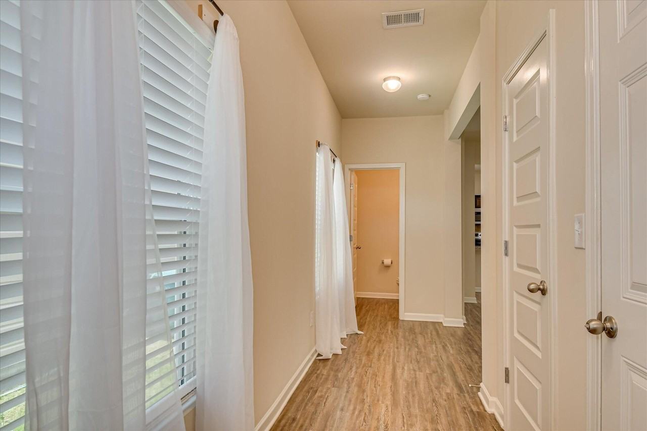 287 Claudia Dr - Photo 6 of 38