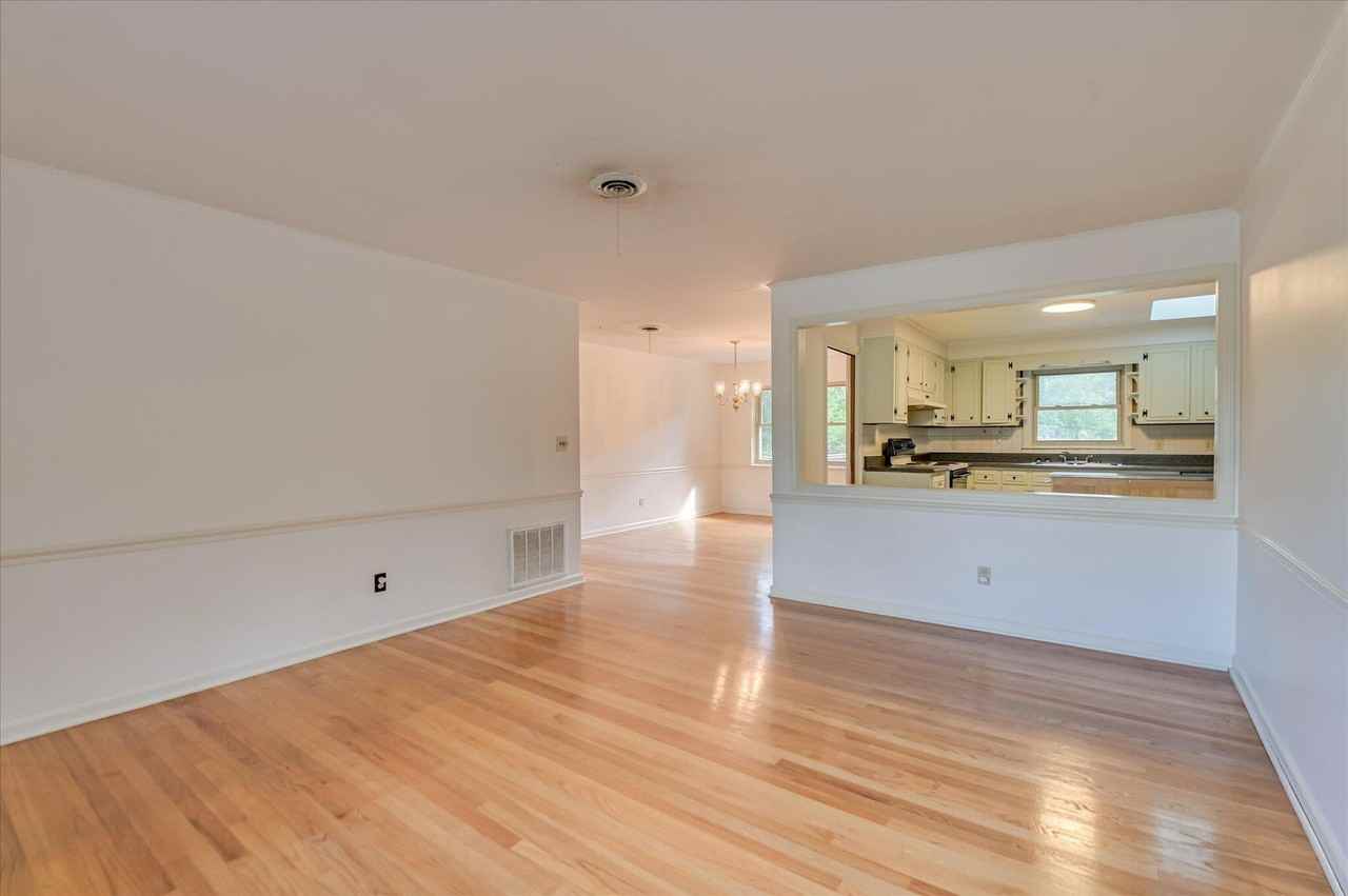 1654 Pendleton Rd - Photo 5 of 31