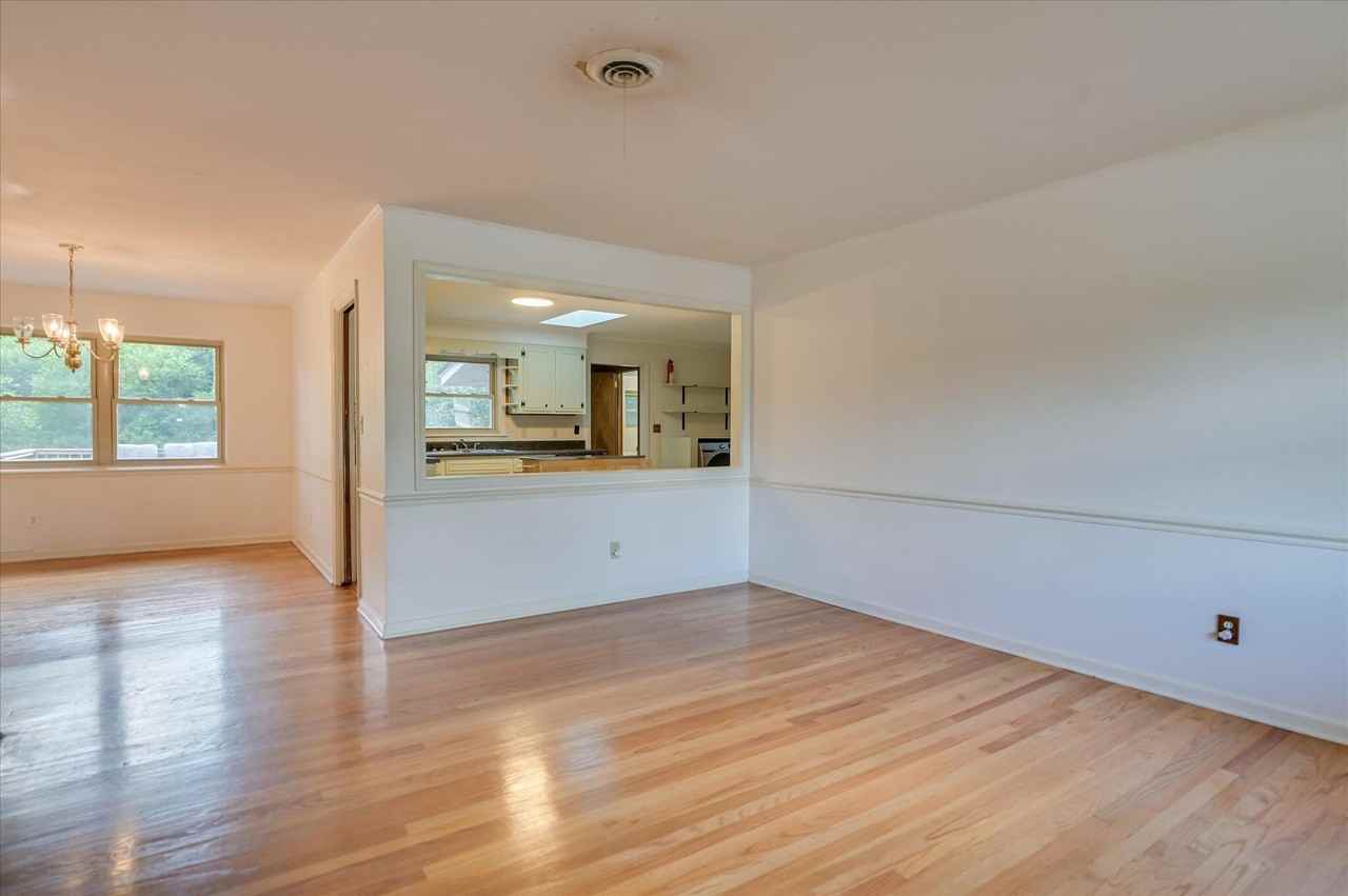 1654 Pendleton Rd - Photo 6 of 31