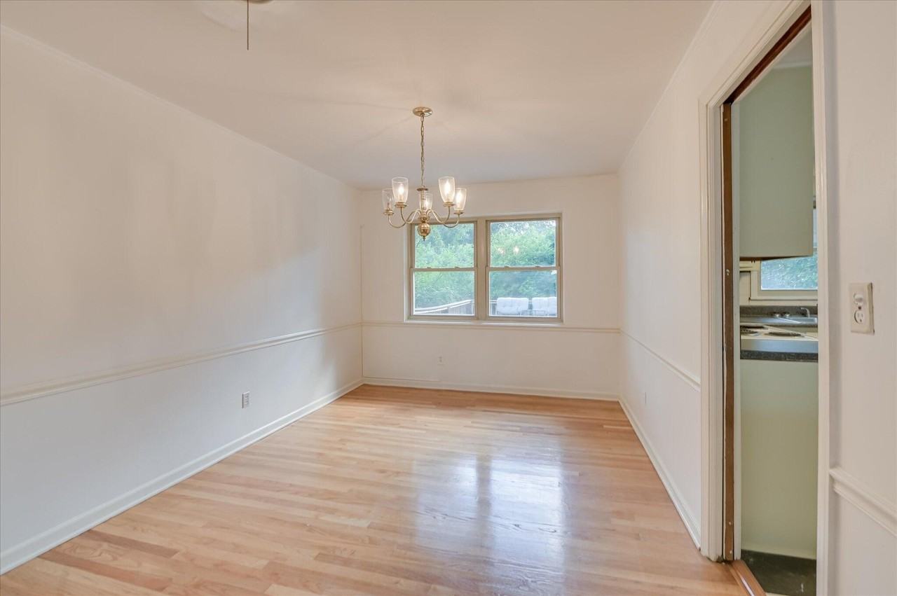 1654 Pendleton Rd - Photo 7 of 31