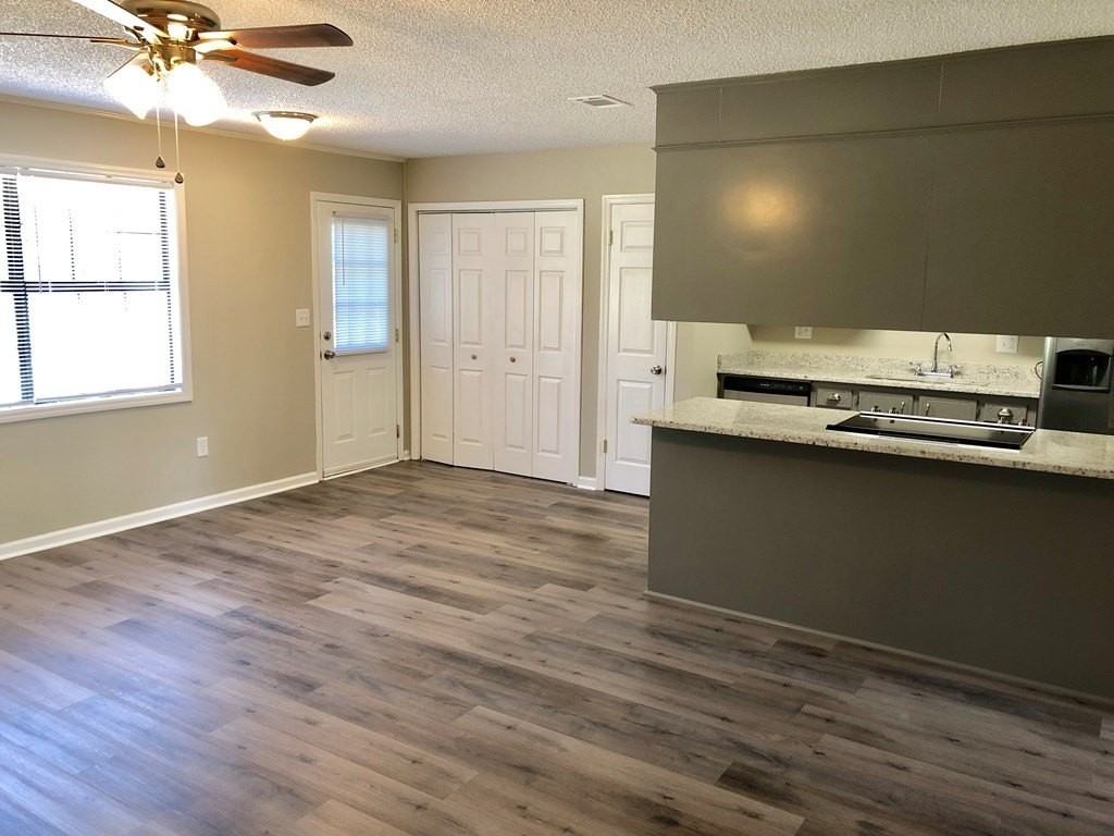 3206 Kings View Ct - Photo 4 of 11