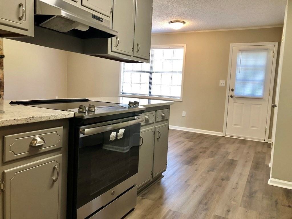 3206 Kings View Ct - Photo 6 of 11