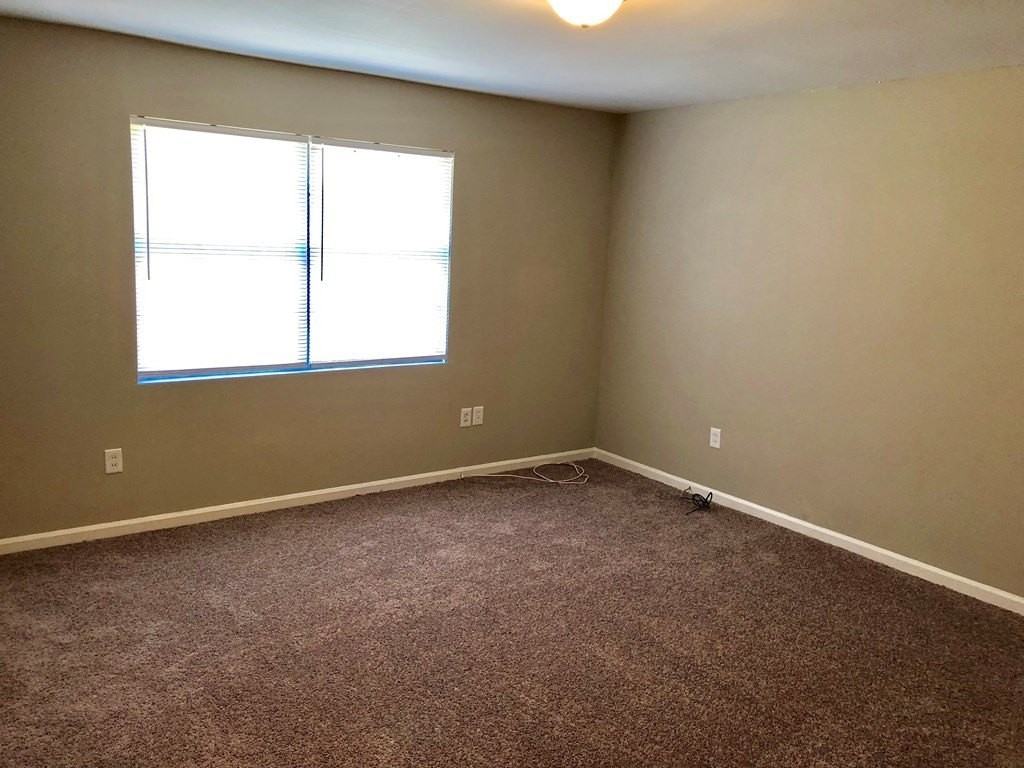 3206 Kings View Ct - Photo 7 of 11